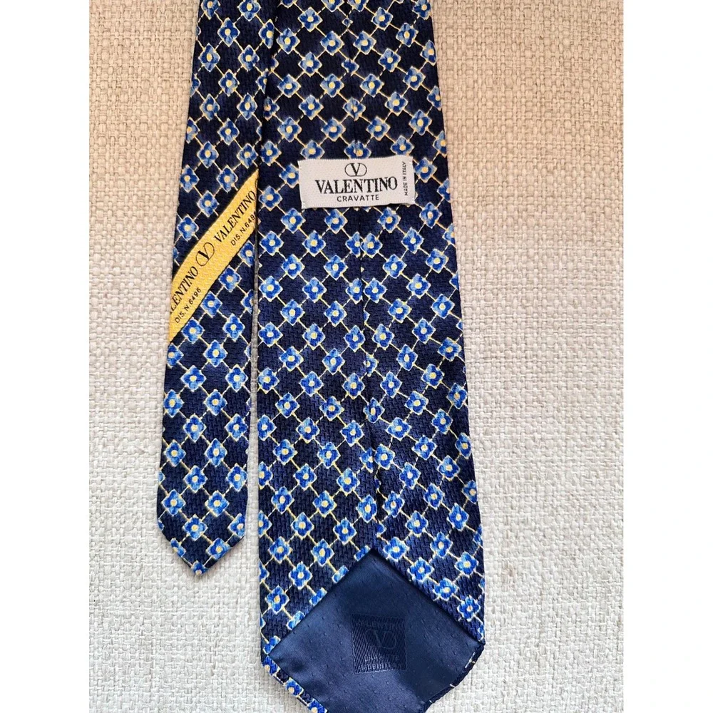 Valentino‎ Cravatte Silk Tie Navy Blue Yellow Geometric Floral Made in Italy